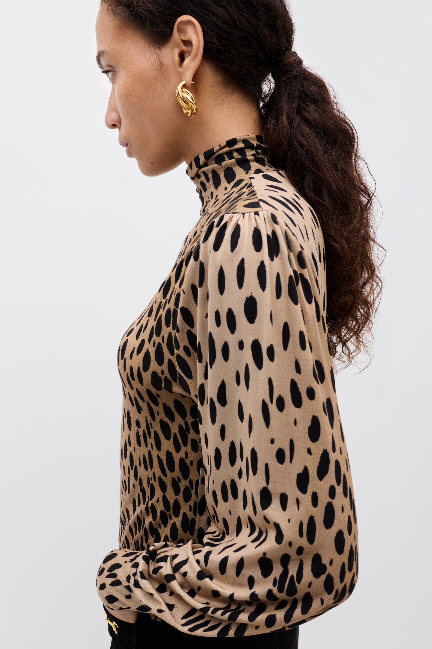 Suki - Antelope Spot Black
