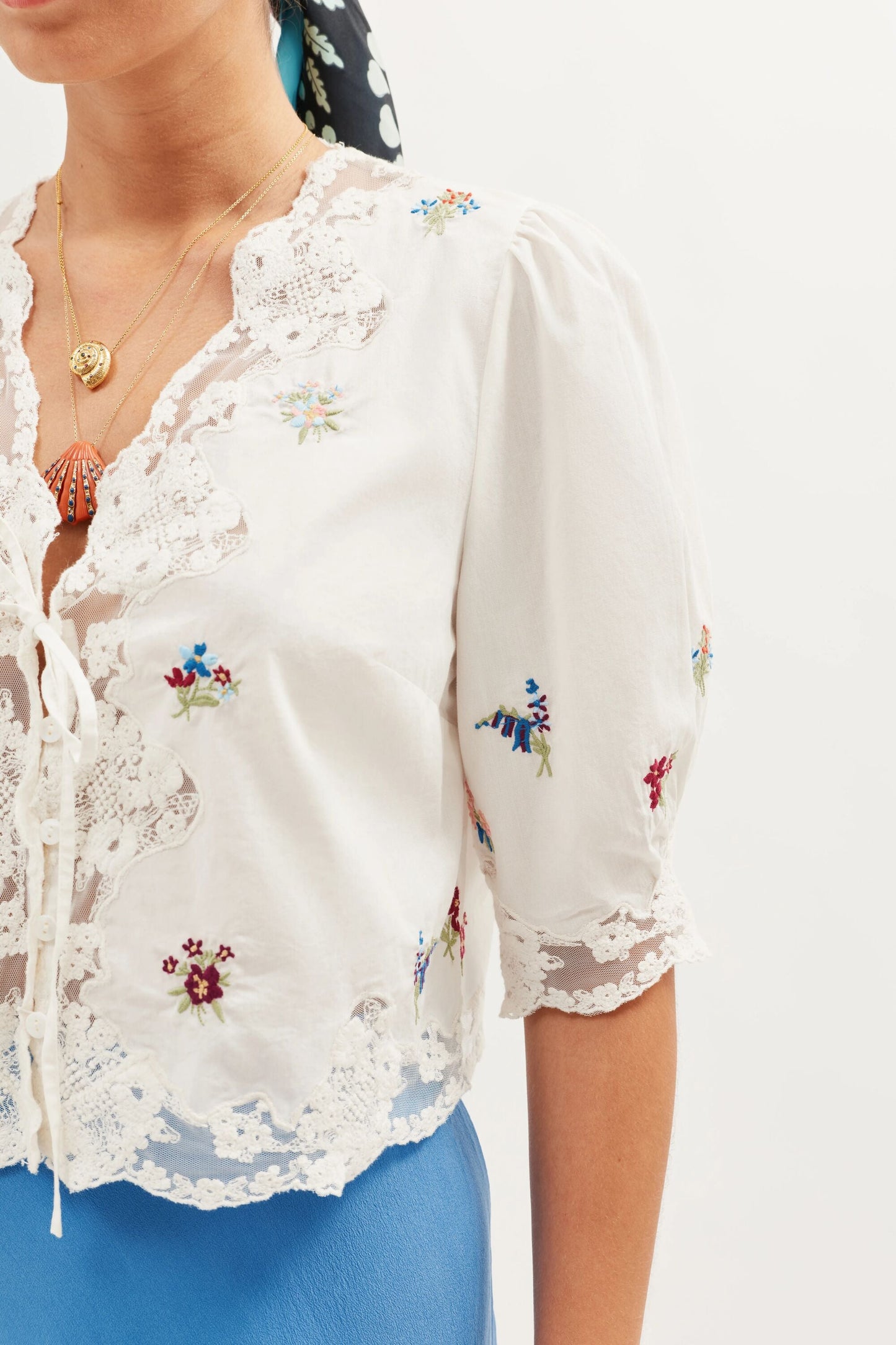 Ursula - Bud Embroidery White
