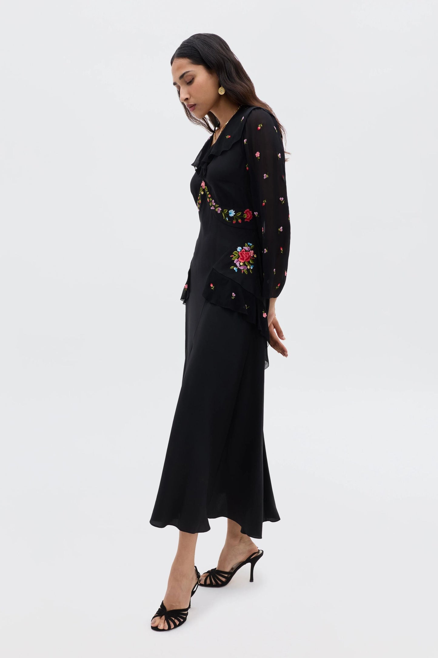 Cedar - Bouquet Embroidery Black